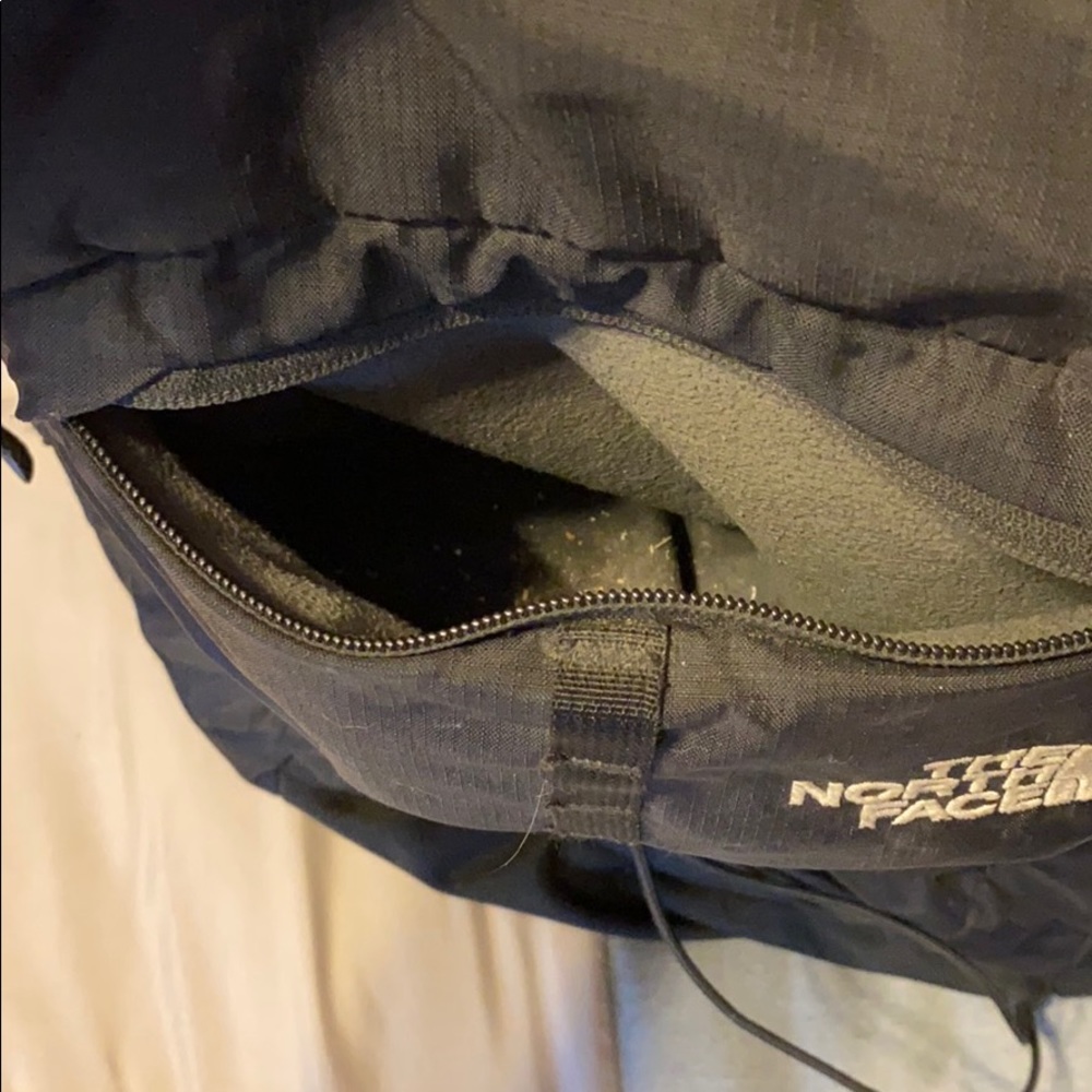 * SOLD * North Face Borealis Backpack - Picture 6 of 6
